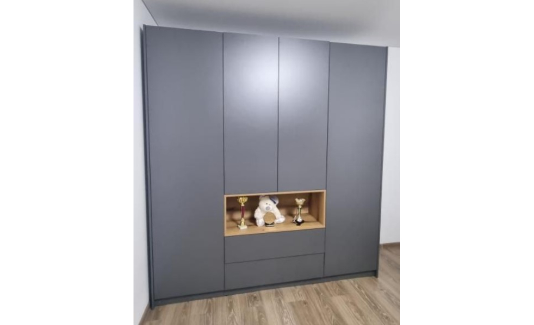 Skříň na oblečení s nikou Doros Dale Antracit/Dub Evok 4 dveře 206 × 52 × 220 (44900527)